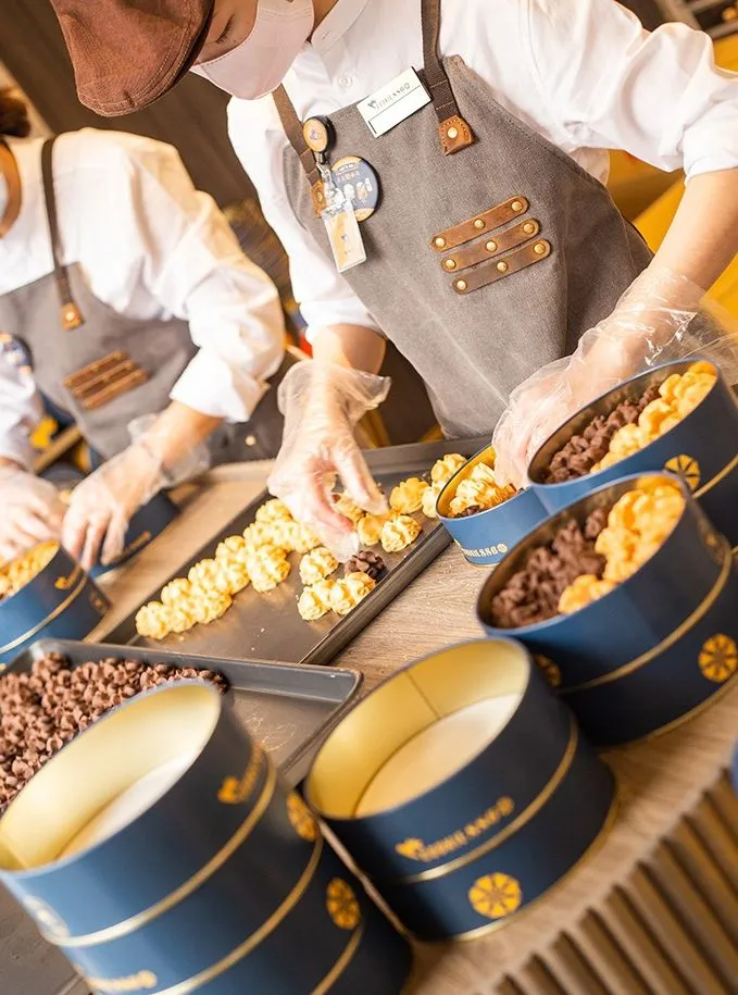 12/3-12/4身分證字號對中「8、8、6」3個號碼可兌換「經典原味曲奇」1盒，價值280元，每日限100名。翻攝FB/Cookie886