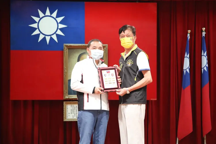 新北市警察之友會理事長黃志彰表示，感謝新北警對治安工作的用心，在治安維護工作不遺餘力，警友會必當最堅強的後盾。警方提供