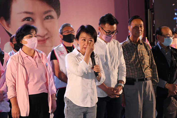 盧秀燕3度落淚。張喆喜攝