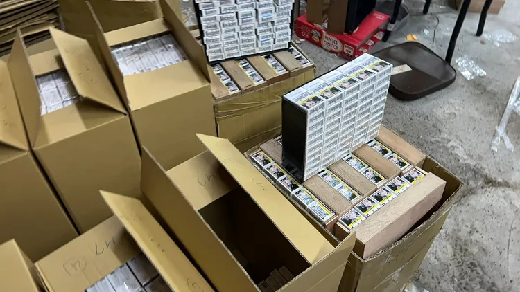 檢警查獲一款類萬寶路私菸。檢方提供