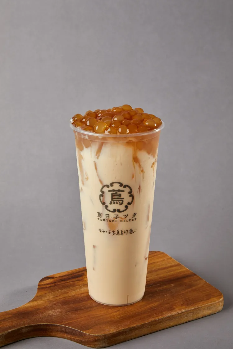 蔦日子招牌飲品蔦口令1111舊愛蔦紅牛奶白玉，雙11當天第二杯11元，限量100組，售完即恢復原價。業者提供