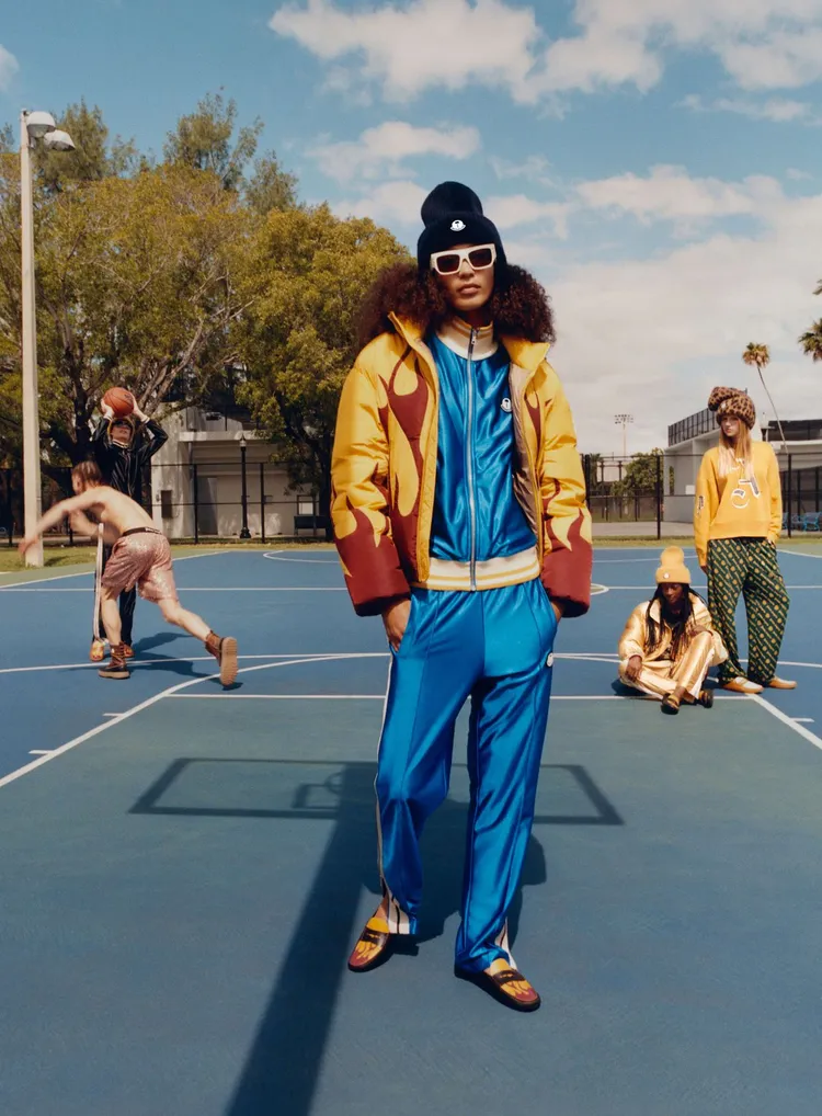 Palm Angels標誌性的火焰和星星圖騰，幻化為聯名系列服飾上的精美嵌花。品牌提供