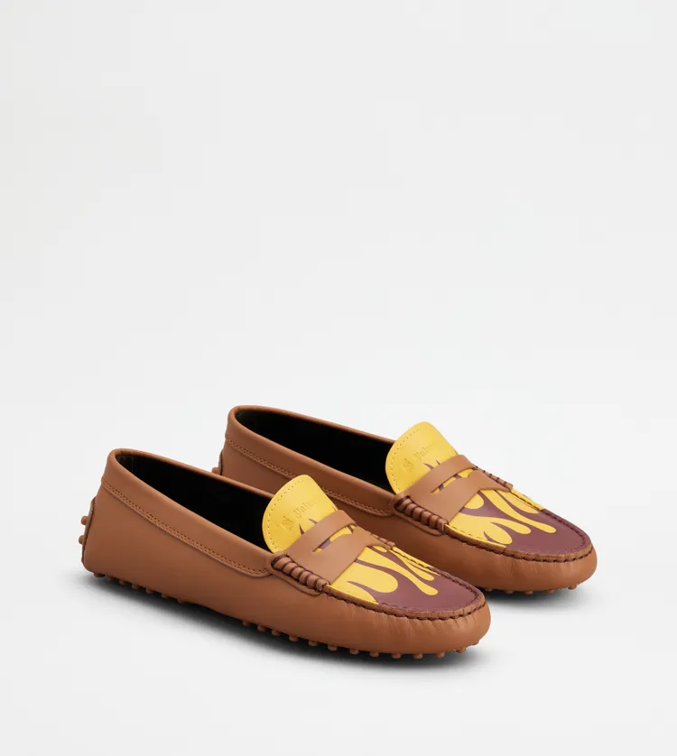 TOD’S x 8 MONCLER Palm Angels Gommino駝色豆豆鞋，2萬1300元。品牌提供