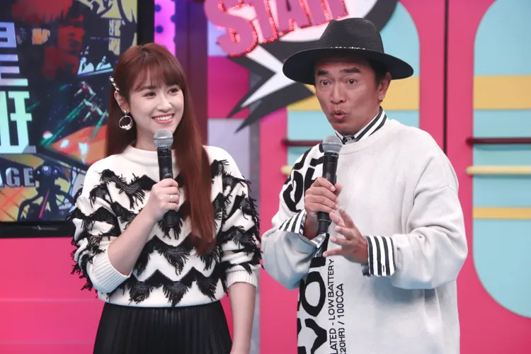 吳宗憲(右)和女兒Sandy。中天綜合台提供 