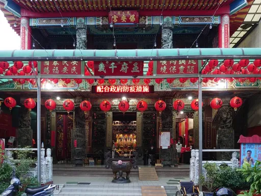 太扯!投票所出內賊 監察員「偷蓋選票」投入票箱被送辦