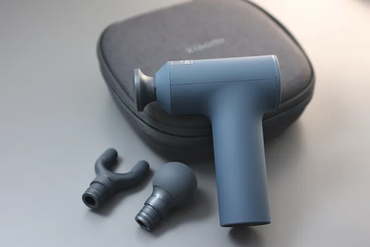 附平扁頭、U 形及球形三個按摩頭。翁玉信攝