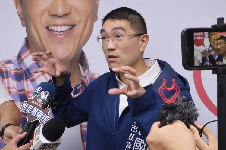 謝國樑表示，這是今年虎年發放給中低收入的物資包。戴之聖攝