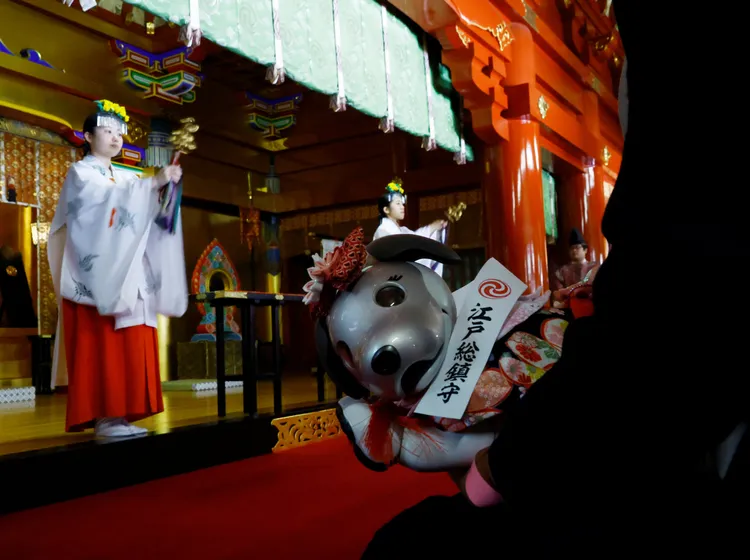 AIBO身穿和服接受祈禱超級可愛。路透社