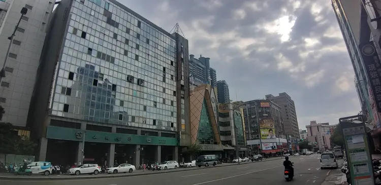 浤圃建設五福土銀都更案，銀行將於11月搬遷，未來將興建超高建築。葉家銘攝