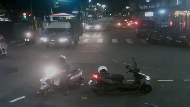 葉女未等到警方到場處理，即自行離去。讀者提供