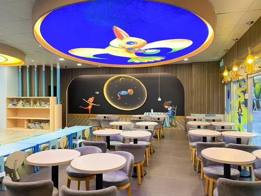 幾米主題超商開幕 兒童專用座椅、閱讀區打造親子友善空間