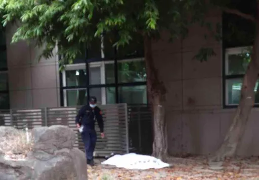 直擊台南市府命案現場 29歲教育局員工墜地爆頭亡