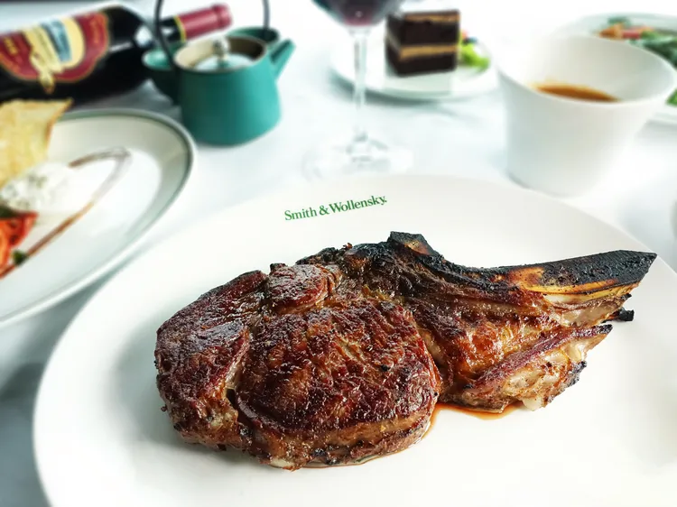 乾式熟成帶骨肋眼24OZ.售價4580元，適合2至3人分享。業者提供