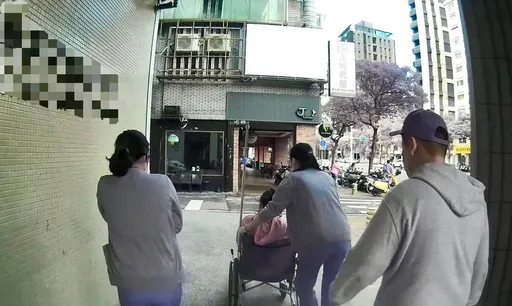 北市保大警候選人總部巡邏維安 上班尖峰見孕婦臨盆火速鳴笛開道護送