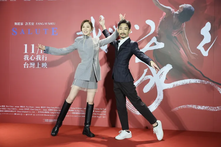 謝盈萱（左）和陳竹昇在片中扮夫妻。鄭孟晃攝