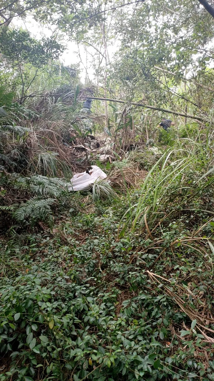 疑似有3名被拘禁人質死亡，被埋在龜山。翻攝畫面
