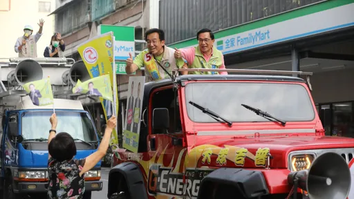陳水扁14年來首登宣傳車 報備中監陪陳致中高雄掃街