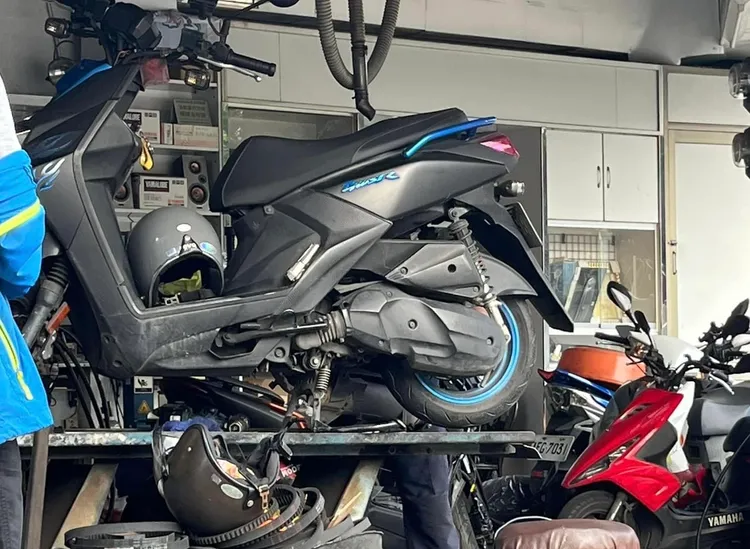 民眾騎過屏鵝公路後，車輛送修。翻攝自《恆春半島公共事務討論社團》臉書