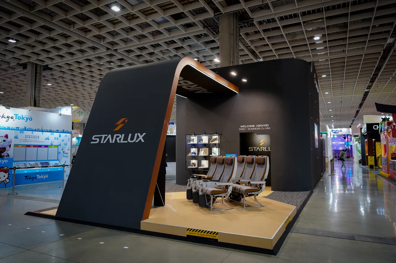 星宇主場館以「太空艙」為核心概念打造，選用曜石灰主色調，特別規劃A350-900全艙等座椅體驗區，供民眾們搶先試乘機上座椅。星宇航空提供