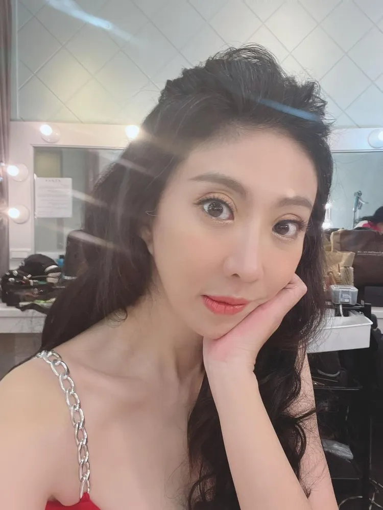 陳蔓菲近來憂鬱症嚴重爆發，無法工作上通告。翻攝陳蔓菲臉書