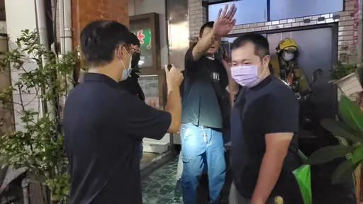 獨家｜有人開槍！大批警力公寓戒備　破門驚見報案者結局超展開