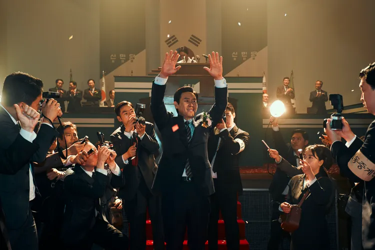 薛景求在《王者製造》扮原本屢戰屢敗的候選人。華映娛樂提供