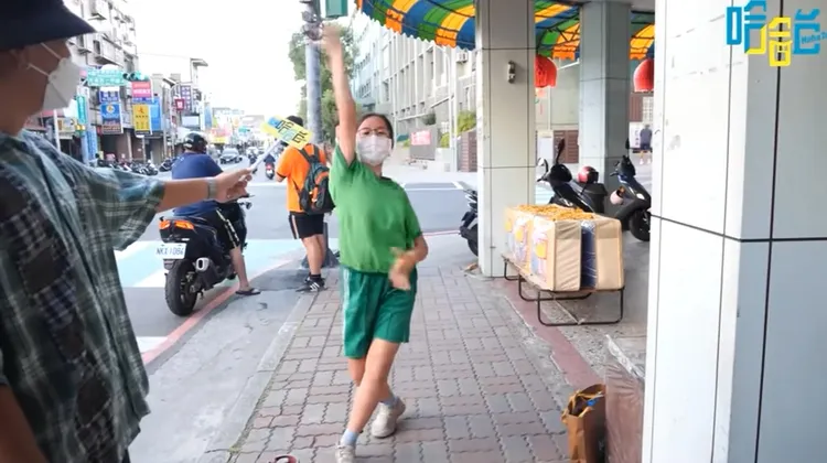 國標舞小妹的橋段相當受到好評。翻攝自YT頻道「HahaTai 哈哈台」