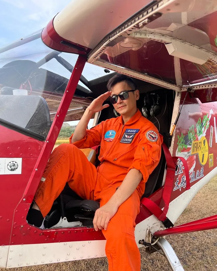 陳彥廷擺出夢寐以求的機師pose。陳彥廷提供