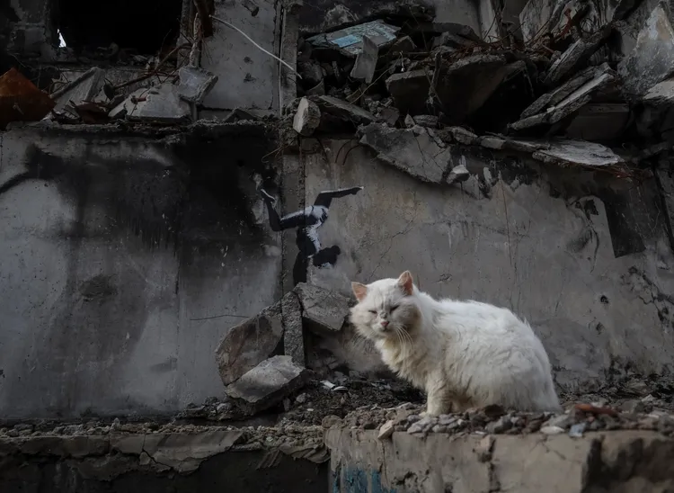基輔市西北方城鎮博羅江卡這幅體操女孩的塗鴉，後來經由班克西本人在IG證實是他的作品。路透社資料照片