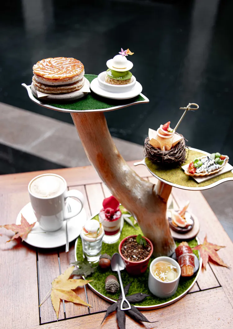 「麗禧午後時光下午茶」，包含5個甜點與4個鹹點，每套單賣售價800元+10%元。業者提供