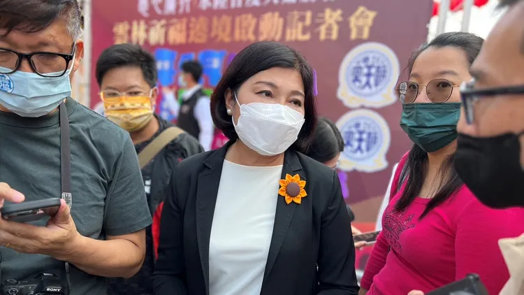 張麗善15日向縣府請假，正式投入選戰拚連任。魏嘉良攝