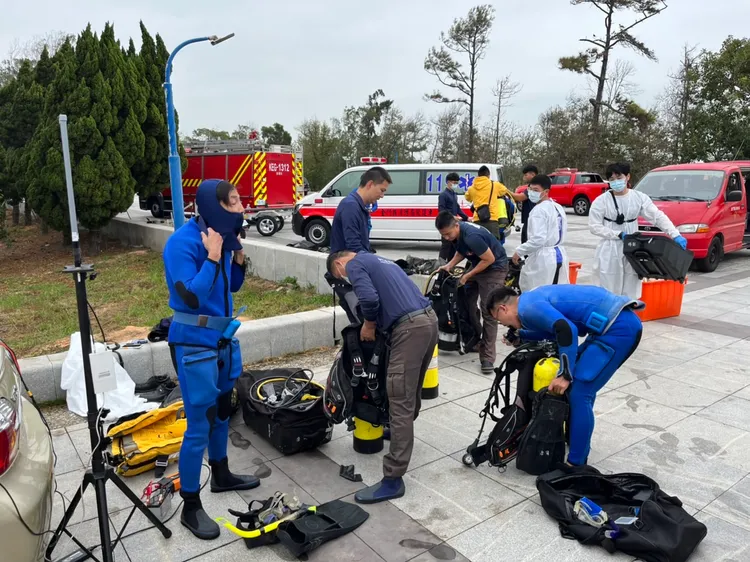 金門縣消防局表示本次搜救動員56人前往。金門縣消防局提供