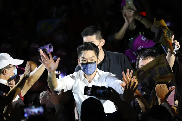 蔣萬安入場。陳明中攝