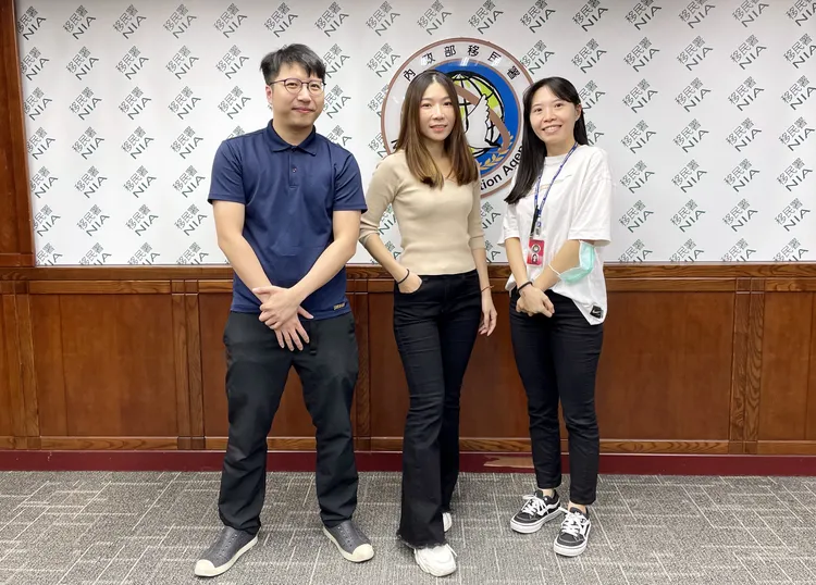 陳玉水接受移民署PODCAST節目「文化談新事」訪問。翻攝畫面