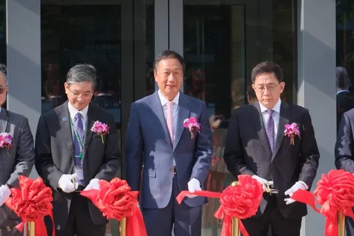 郭台銘霸氣捐癌醫！奪台大史上最大捐贈寶座　管中閔喊話：台大其他部分也麻煩一下