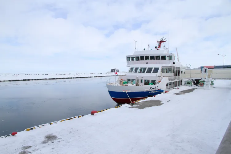 易飛網北海道系列行程可體驗與流冰撞擊的震撼。易飛網提供