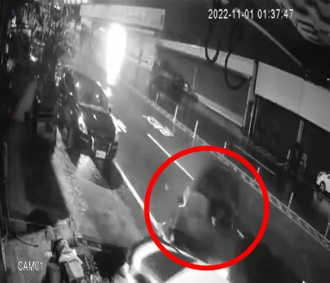 黃男最後撞上GR SUPRA停下。何姓車主提供