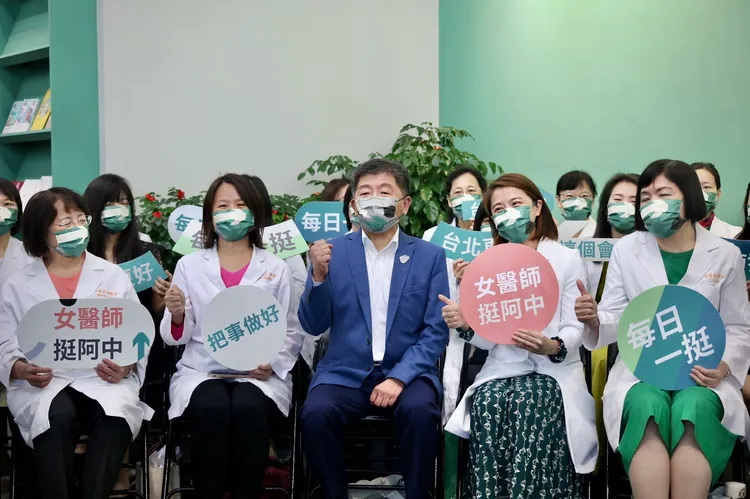 陳時中說直言，「有進步都是好事，但也沒有進步得太快。」林林攝