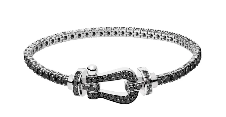 Force 10 18K白金帆船鍊黑鑽手鍊，64萬6700元。品牌提供