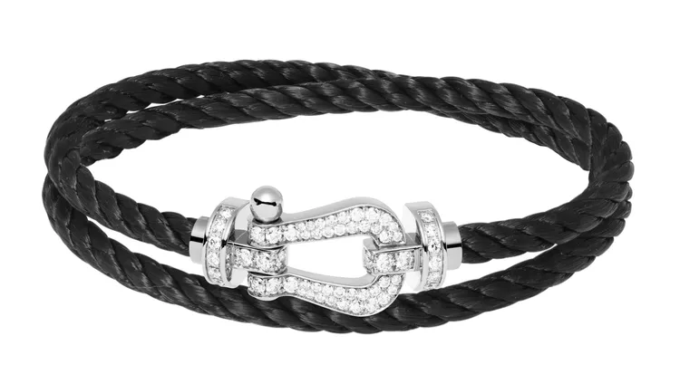 Force 10 18K白金帆船鍊扣雙環鑲鑽手鍊，31萬1200元。品牌提供