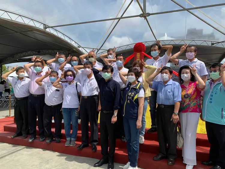 陳其邁打出「二年拼四年」，超快速推動市政。陳辦提供