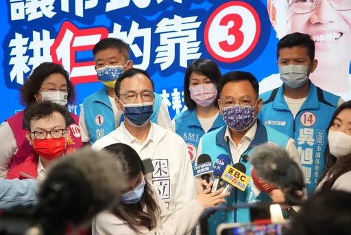 朱立倫與林耕仁合體掃街 不追打高虹安!改口高喊「下架民進黨」