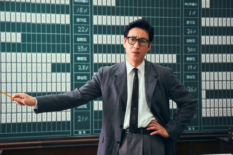 李善均以獨特的演技和超低頻的迷人嗓音成為韓國代表性演員。華映娛樂