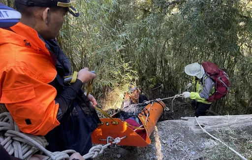 6旬婦攀奇萊山返程高山症發作 直升機吊掛降落花蓮送醫