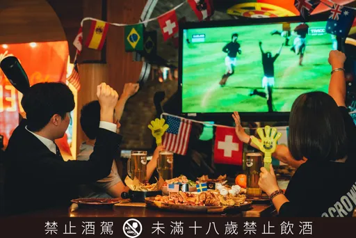 瘋世足｜看球就是要配啤酒！虎牌買2送1、金色三麥推限量足球啤酒