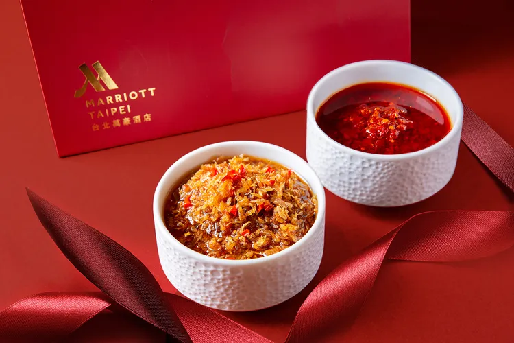 「宴客樓秘製雙醬」裡，包含極品XO醬與手工粵式辣醬兩款。業者提供