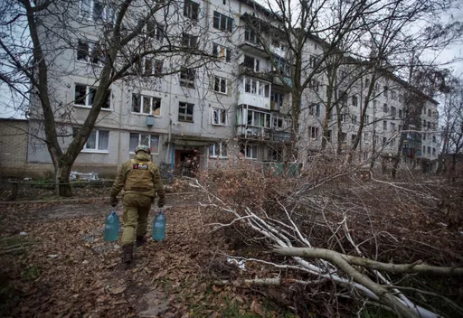 俄軍猛烈砲火攻擊烏軍陣地 東部頓巴斯單日遭砲擊近400次