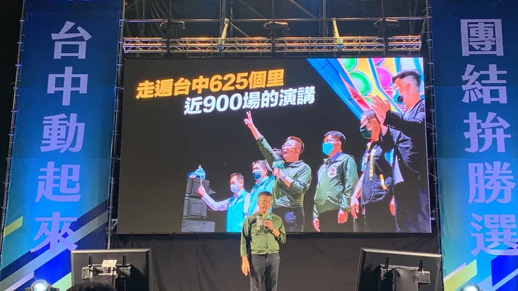 蔡其昌說自己講了850場大小座談會，聲音也沙啞。曾雪蒨攝