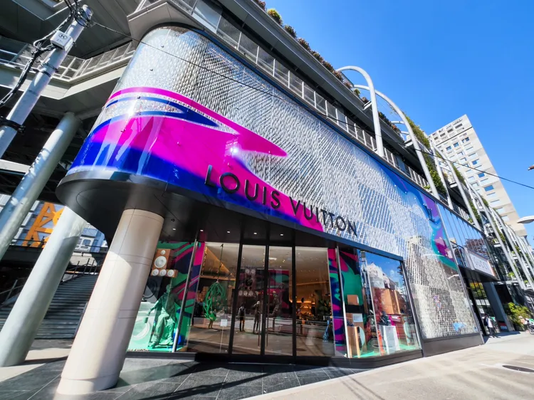 三井集團在一至三樓打造的「RAYARD MIYASHITA PARK」，不乏奢華品牌進駐。田欣雲攝