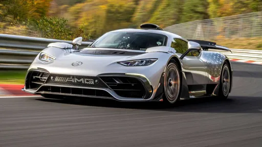 賓士神獸|Mercedes-AMG One打破單圈紀錄 超強秒差成紐柏林最速量產車